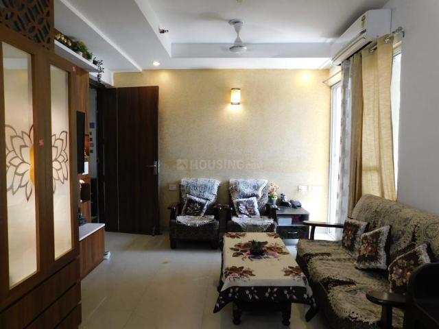 3 BHK Apartment in Siddharth Vihar for rent Ghaziabad. The reference number is 20722614