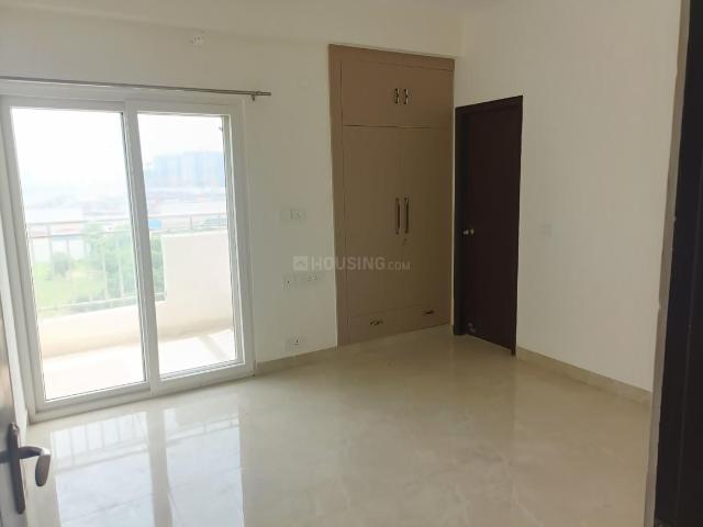 3 BHK Apartment in Siddharth Vihar for rent Ghaziabad. The reference number is 20847638