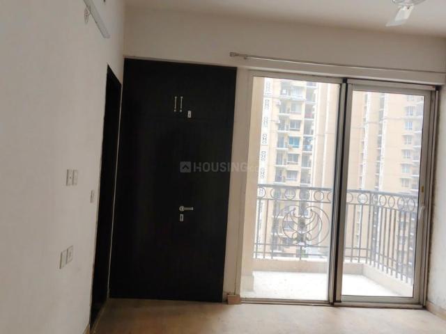 3 BHK Apartment in Siddharth Vihar for rent Ghaziabad. The reference number is 20994023