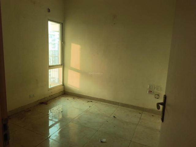 3 BHK Apartment in Siddharth Vihar for rent Ghaziabad. The reference number is 21166824