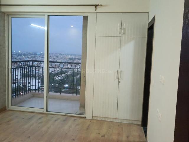 3 BHK Apartment in Siddharth Vihar for rent Ghaziabad. The reference number is 21194036