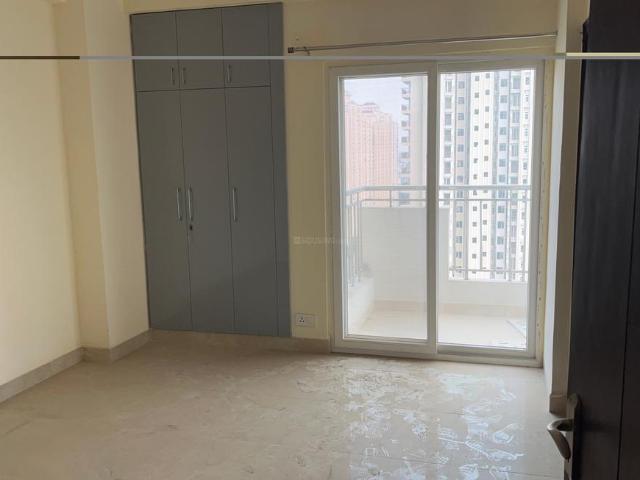 3 BHK Apartment in Siddharth Vihar for rent Ghaziabad. The reference number is 21121561