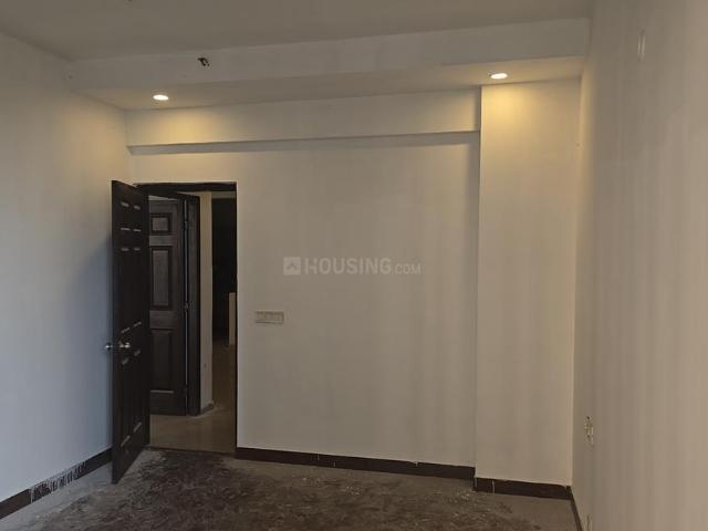 3 BHK Apartment in Siddharth Vihar for resale Ghaziabad. The reference number is 18812555