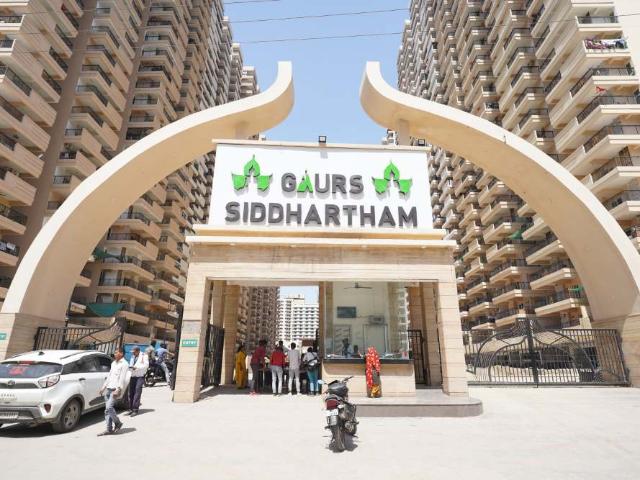 3 BHK Apartment in Siddharth Vihar for resale Ghaziabad. The reference number is 19795789