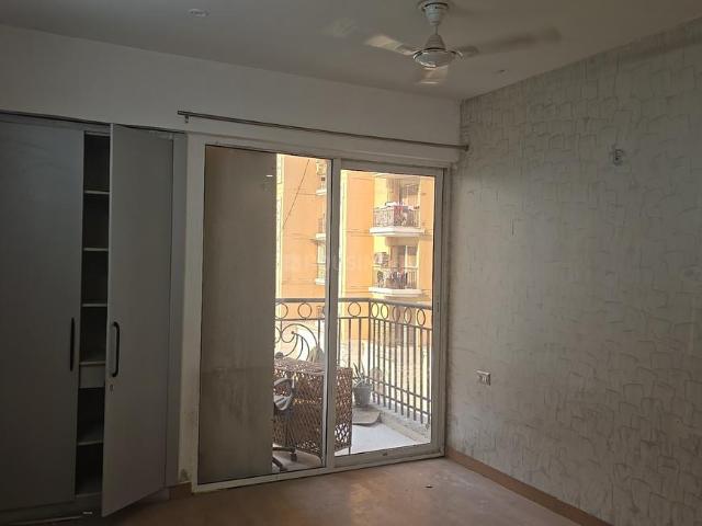 3 BHK Apartment in Siddharth Vihar for resale Ghaziabad. The reference number is 20136738