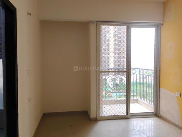3 BHK Apartment in Siddharth Vihar for resale Ghaziabad. The reference number is 20373848