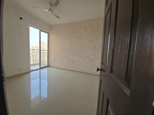 3 BHK Apartment in Siddharth Vihar for resale Ghaziabad. The reference number is 20373930