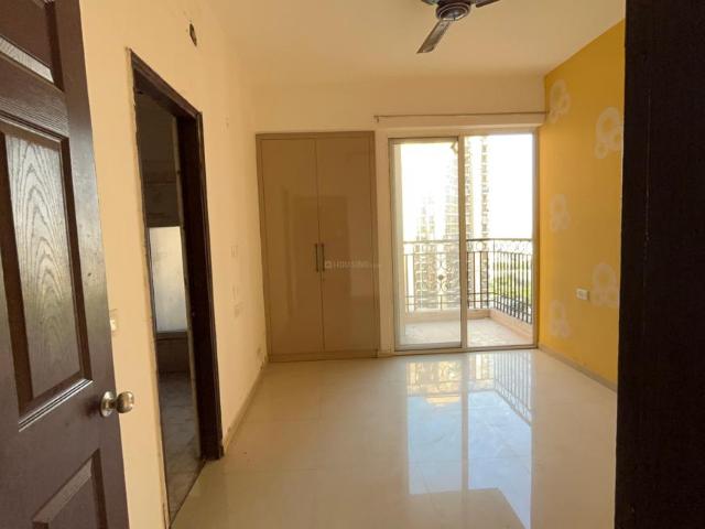 3 BHK Apartment in Siddharth Vihar for resale Ghaziabad. The reference number is 21092694