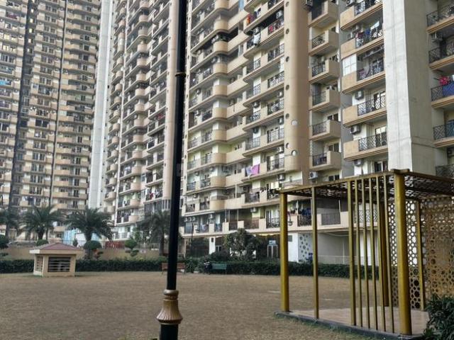 3 BHK Apartment in Siddharth Vihar for resale Ghaziabad. The reference number is 21265217