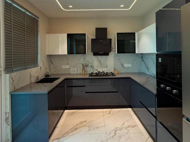 3 BHK Apartment in Singhpura for resale Zirakpur. The reference number is 20917631