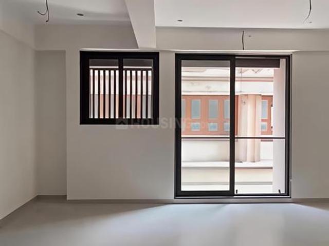 3 BHK Apartment in Sion for resale Mumbai. The reference number is 20768163