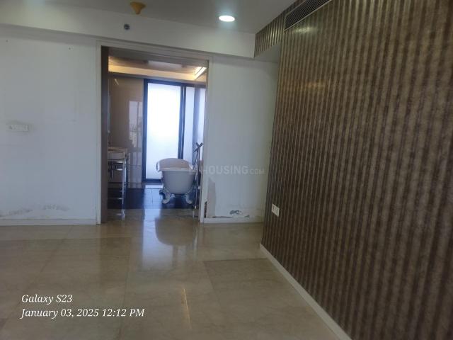 3 BHK Apartment in Sion for resale Mumbai. The reference number is 21154422