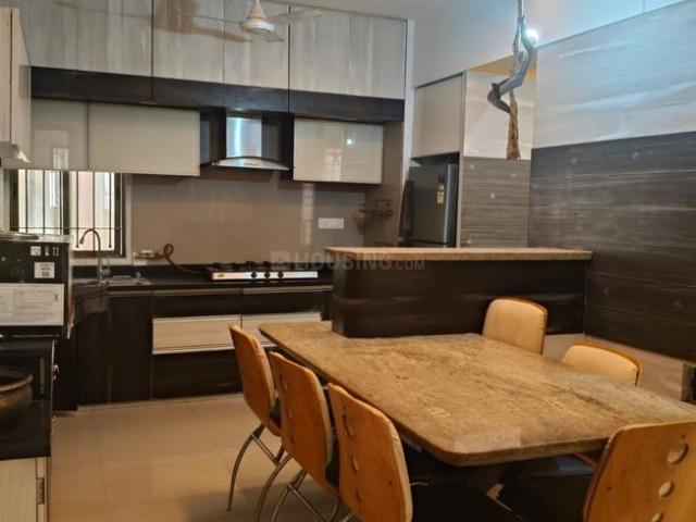 3 BHK Apartment in Sunpharma Road for rent Vadodara. The reference number is 21346377