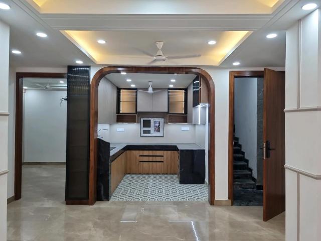 3 BHK Apartment in Suraj Vihar for resale New Delhi. The reference number is 19881879