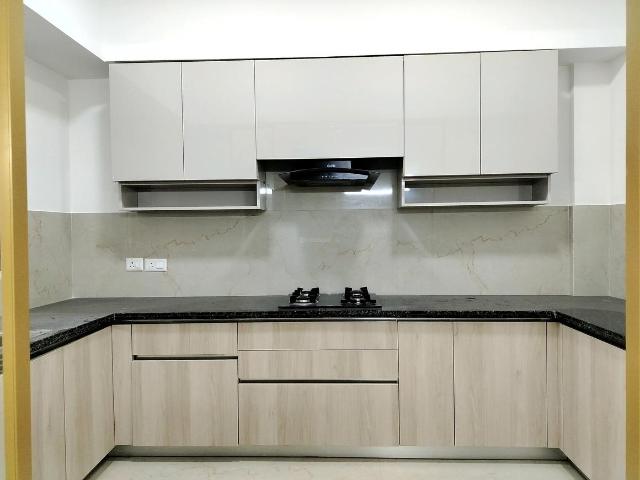 3 BHK Apartment in Sushant Lok Phase 1 for resale Gurgaon. The reference number is 18822421
