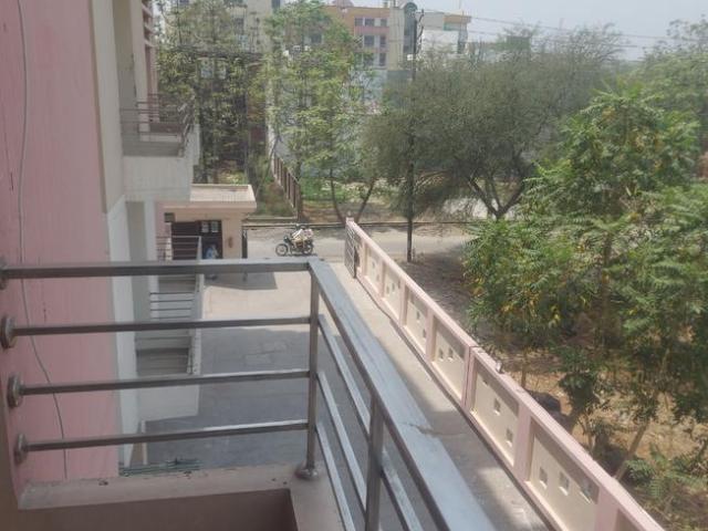 3 BHK Apartment in Swarna Jayanti Nagar for rent Aligarh. The reference number is 9012963