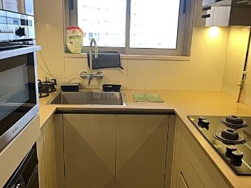 3 BHK Apartment in Powai for resale Mumbai. The reference number is 18932601