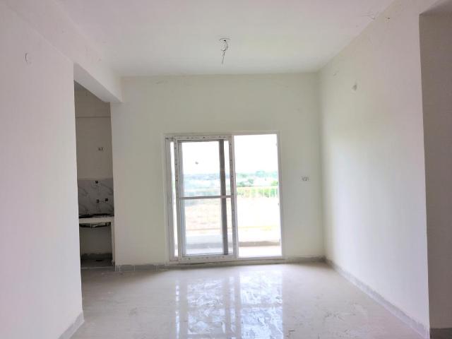 3 BHK Apartment in Patancheru for resale Sangareddy. The reference number is 18587149