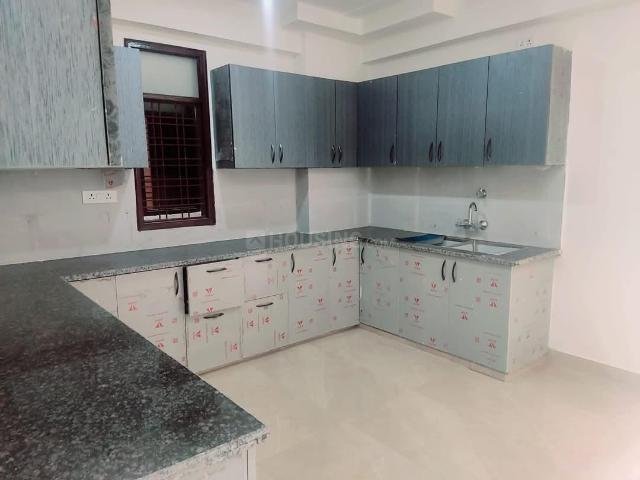 3 BHK Apartment in Patel Nagar for resale Gurgaon. The reference number is 18448210