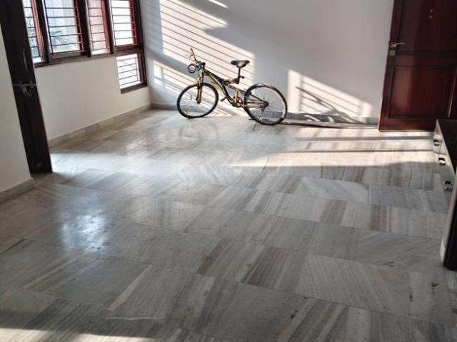 3 BHK Apartment in Patparganj for rent New Delhi. The reference number is 18925407