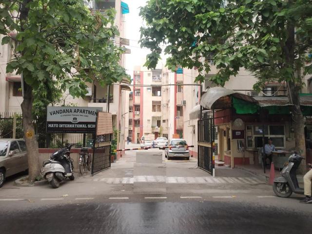 3 BHK Apartment in Patparganj for resale New Delhi. The reference number is 19913152