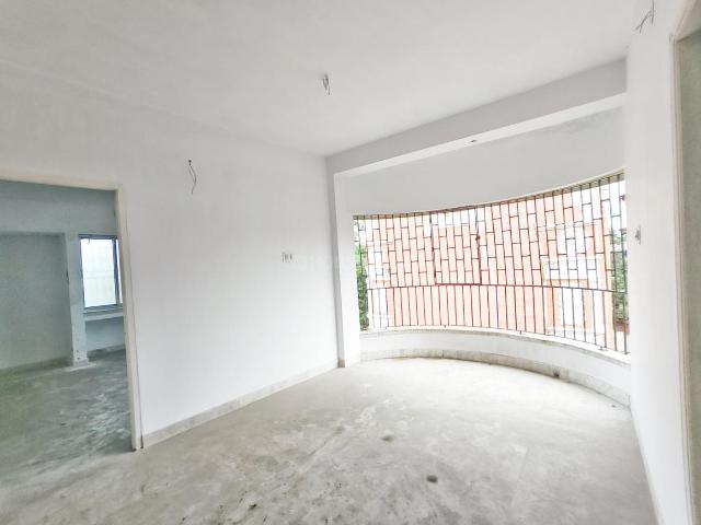 3 BHK Apartment in Patuli for resale Kolkata. The reference number is 21098246