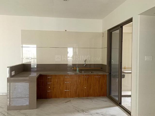 3 BHK Apartment in Pal for rent Surat. The reference number is 15946142