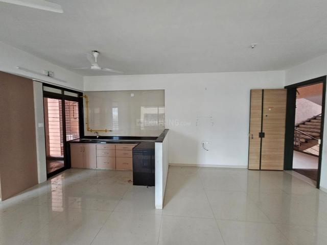 3 BHK Apartment in Palanpur for rent Surat. The reference number is 19441432