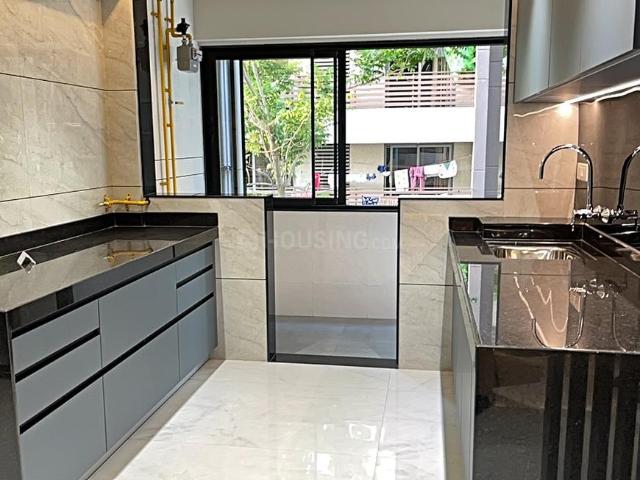 3 BHK Apartment in Palanpur for resale Surat. The reference number is 18317408
