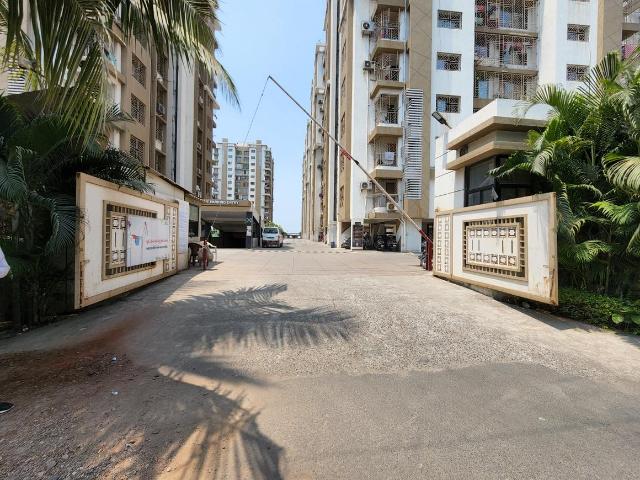 3 BHK Apartment in Palanpur for resale Surat. The reference number is 21157436