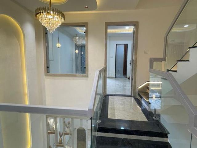 3 BHK Apartment in Palasia for rent Indore. The reference number is 19828584