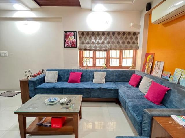 3 BHK Apartment in Paldi for resale Ahmedabad. The reference number is 19572730