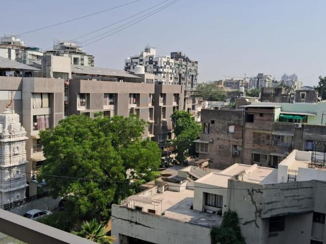 3 BHK Apartment in Paldi for resale Ahmedabad. The reference number is 21295940