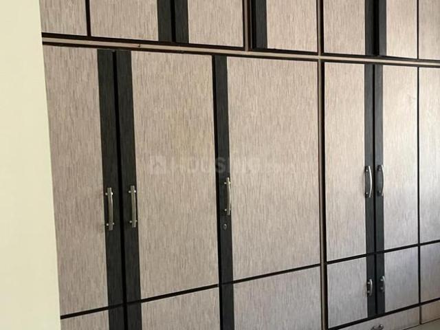 3 BHK Apartment in Parel for rent Mumbai. The reference number is 18988879