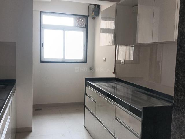 3 BHK Apartment in Parel for rent Mumbai. The reference number is 19051072