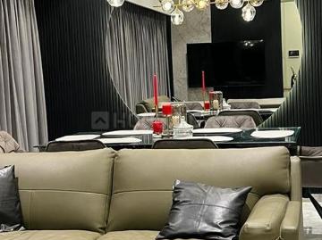 3 BHK Apartment in Parel for rent Mumbai. The reference number is 19366383