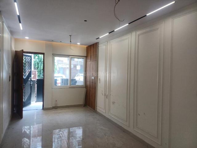 3 BHK Apartment in Paschim Vihar for rent New Delhi. The reference number is 21225025
