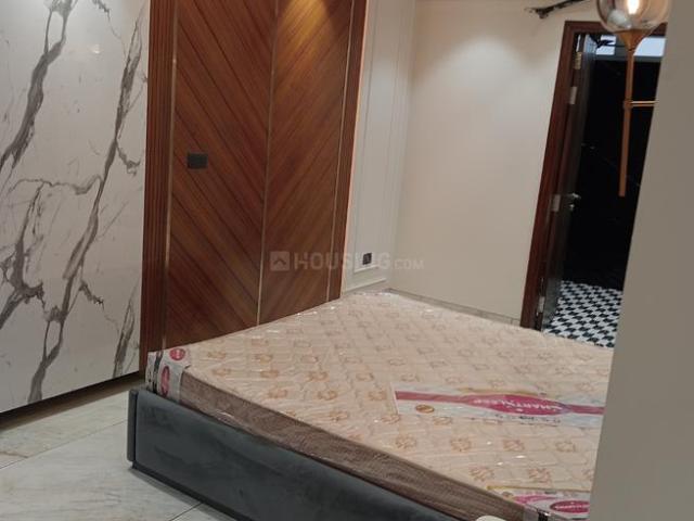 3 BHK Apartment in Paschim Vihar for resale New Delhi. The reference number is 12375412