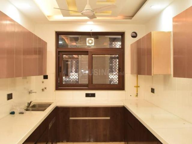 3 BHK Apartment in Paschim Vihar for resale New Delhi. The reference number is 13792635