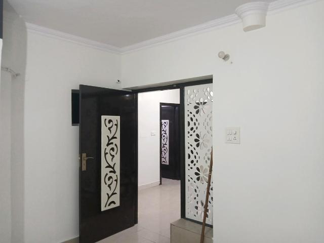 3 BHK Independent Builder Floor in Paschim Vihar for resale New Delhi. The reference number is 18952001