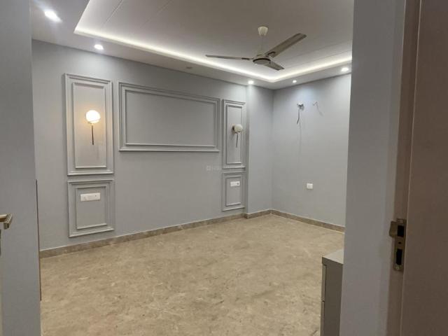 3 BHK Apartment in Paschim Vihar for resale New Delhi. The reference number is 19071164