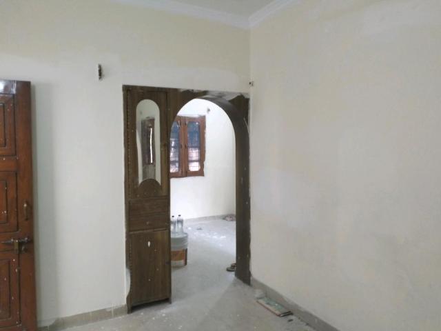 3 BHK Apartment in Paschim Vihar for resale New Delhi. The reference number is 20112546