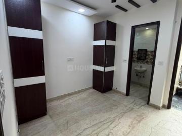 3 BHK Apartment in Paschim Vihar for resale New Delhi. The reference number is 20416815