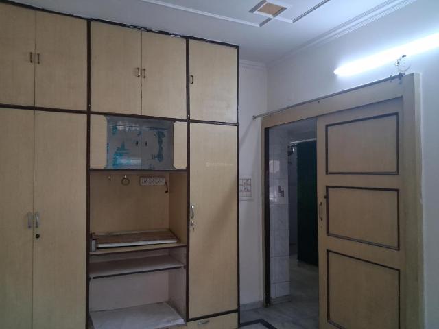 3 BHK Apartment in Paschim Vihar for resale New Delhi. The reference number is 21354725