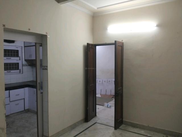 3 BHK Apartment in Paschim Vihar for resale New Delhi. The reference number is 21358774
