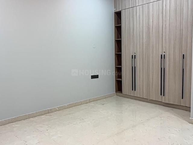 3 BHK Apartment in Paschim Vihar for resale New Delhi. The reference number is 19272953