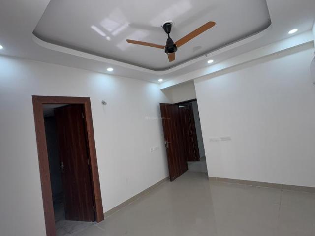 3 BHK Apartment in Phase 2 for rent Noida. The reference number is 21109931