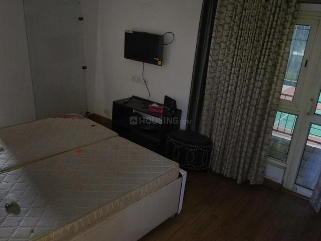 3 BHK Apartment in Phase 2 for rent Noida. The reference number is 21298541