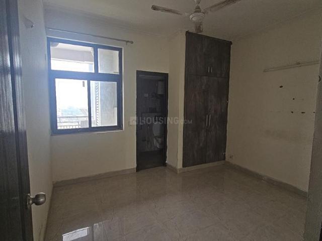3 BHK Apartment in Phi II for rent Greater Noida. The reference number is 12522699