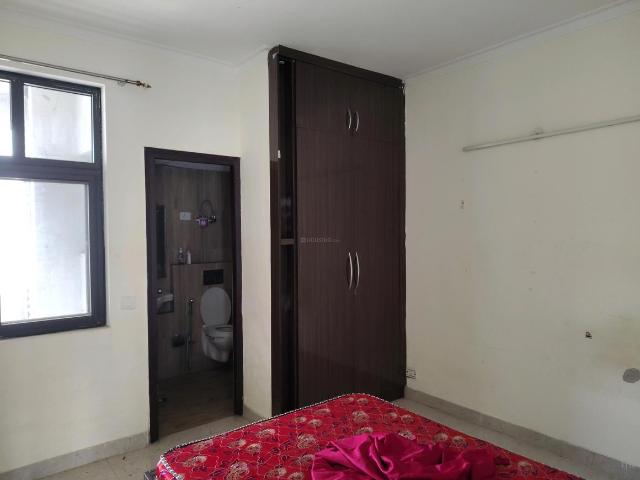 3 BHK Apartment in Phi II for rent Greater Noida. The reference number is 12526708